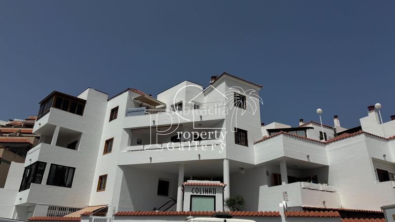 Foto f16bbb06-6956-4f3c-8a0a-b8314aed831d. Apartamento  en venta en Los Cristianos, tenerife urbanización cerrada con piscina y aparcamiento en Arona