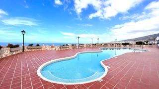 Appartement à Torviscas Centro y Alto. Apartamento en venta con vistas al mar, estudio de invitados y a