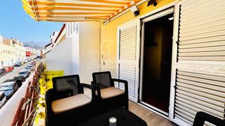 Apartament a Las Chafiras. Apartamento reformado de 2 dormitorios con terraza privada en la