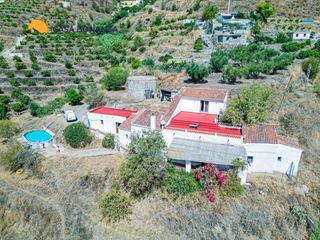 Masia  Ds los major pol13 135(b). Casa de campo con piscina, amplias terrazas y encanto rural en g