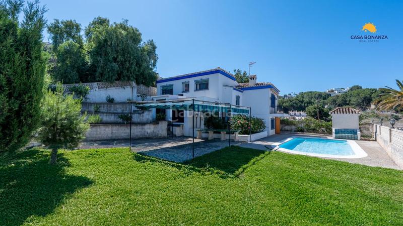 Foto 072b1bfe-42da-4eae-aeb0-647c5c9f2b8e. Casa villa soleada con jardín y piscina en Velilla - Velilla Taramay Almuñécar