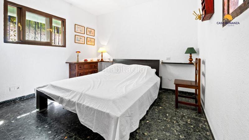 Foto 29f09acc-f948-4fe9-9273-d07ee5c00546. Casa villa soleada con jardín y piscina en Velilla - Velilla Taramay Almuñécar