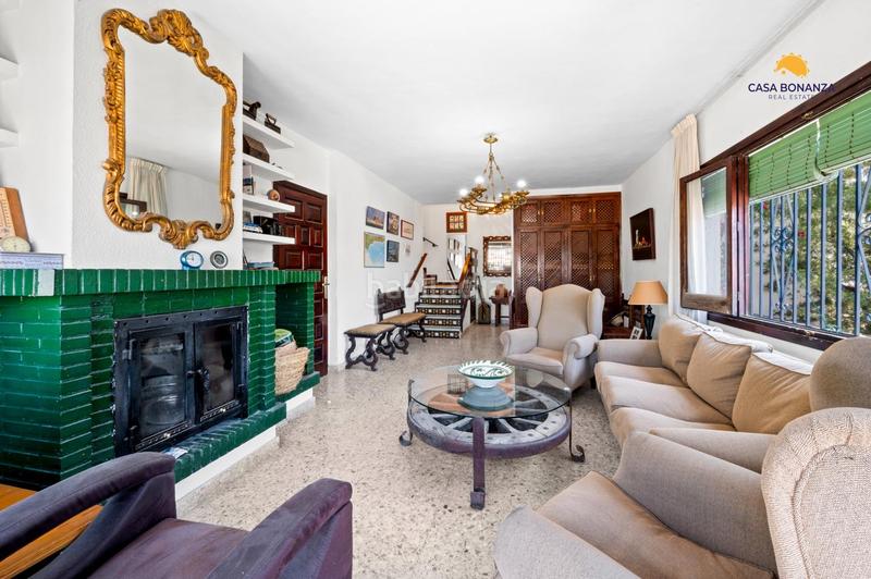 Foto 74f0c47a-27ef-4761-88f9-b469286ec287. Casa villa soleada con jardín y piscina en Velilla - Velilla Taramay Almuñécar