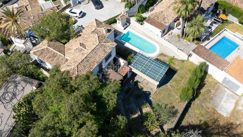 Foto bddd5f78-fbda-4325-998a-41893d4f8d0a. Casa villa soleada con jardín y piscina en Velilla - Velilla Taramay Almuñécar