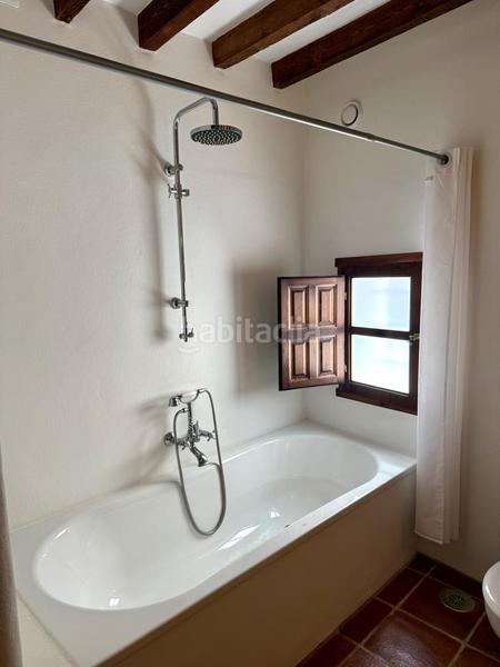 Foto baeb04db-68c9-4eae-bd5b-de482d704261. Casa in Ítrabo