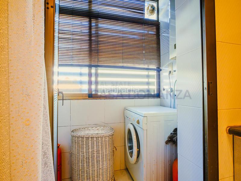 Foto ac5626c7-d48d-4c71-ac04-949423597896. Piso amplio piso céntrico con 3 dormitorios cerca de la playa, el mercado y el casco antiguo. en Almuñécar