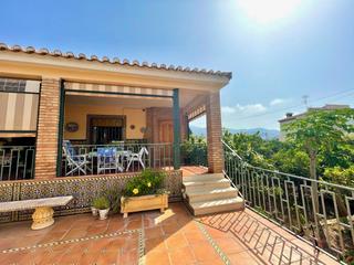 Casa  Dalí. Bonita villa en la zona de puzuelo