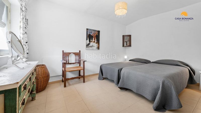 Foto b8f86f36-020b-4f5d-a3ef-0b5691a5b7f3. Edifici a Otívar