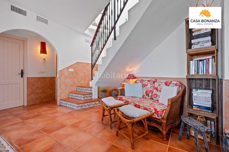 Foto b9bf0b08-5aca-439d-98b5-d3901ab045ae. Casa amb aparcament piscina a La Herradura Almuñécar