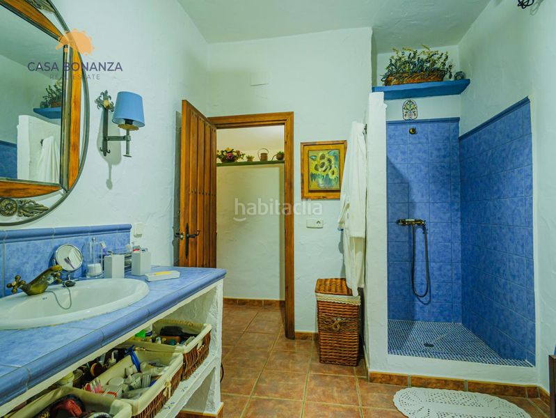 Foto f05b087c-60df-4cc9-b492-241f4ddf4687. Masia amb piscina a Jete