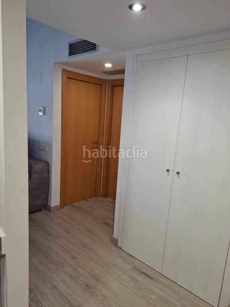 Foto cbba8a1b-0aba-488a-b1c5-5ba8b9acccd8. Dúplex preciós dúplex reformat amb orientació sudoest en Girona