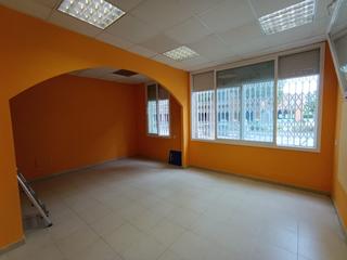 Local commercial à Centre. Local en venta en salt