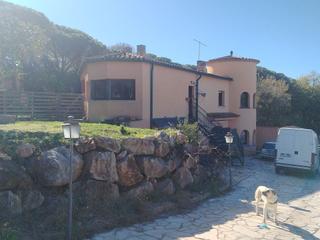 Casa a Urbanitzacions del Nord. Gran casa con mucho terreno y piscina en un entorno inmejorable