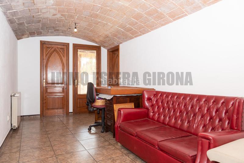 Foto fb912739-e6d3-415f-b9e0-ec7a523bfe92. Casa impressionant casa a en Celrà