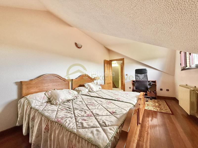 Foto 6302ea72-e159-481c-919e-23210903b9ec. Casa con riscaldamento parcheggio in Bocines-Nembro-Cardo Gozón