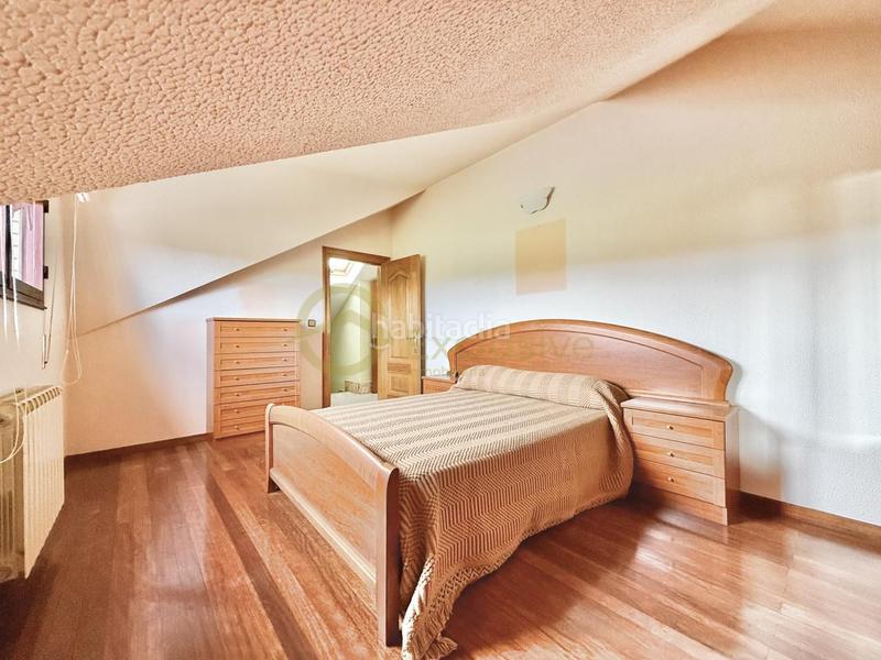 Foto ef2cc41b-7101-4550-bbe5-69fddcdf05e4. Casa con riscaldamento parcheggio in Bocines-Nembro-Cardo Gozón