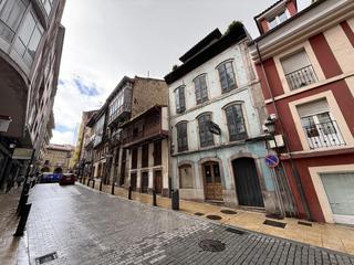 Édifice à Ruiz Gomez 13