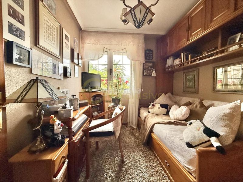 Foto f7fa658c-85bf-4e22-a4fe-9819056e66e3. Casa amb calefacció aparcament piscina a Pillarno Castrillón