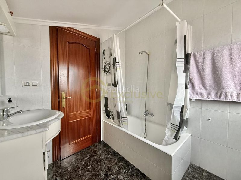 Foto c875d1b3-403a-4ea2-b0cb-bee3451cf438. Casa adossada a rivero 28 a Centro Avilés