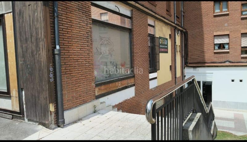 Foto a7b99ecb-d17a-41c8-bbc7-d762dd61af3f. Local comercial a Centro Avilés