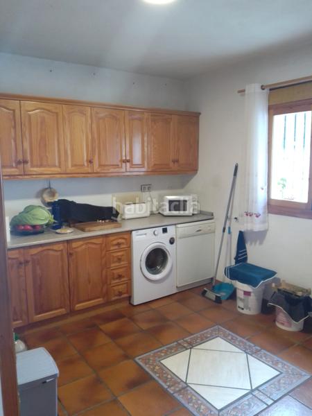 Foto a404df2c-59cf-48e9-93d3-4234fc641a0c. Xalet amb xemeneia calefacció aparcament piscina a Bérchules