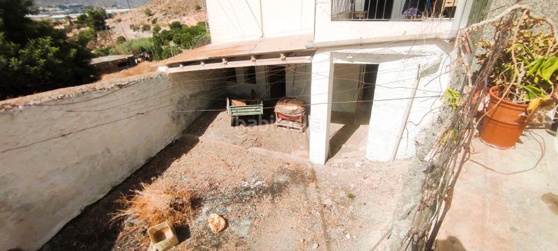 Foto a9332b61-d3bc-4b90-b64c-a76d3f2ed18b. Haus mit kamin in Berja