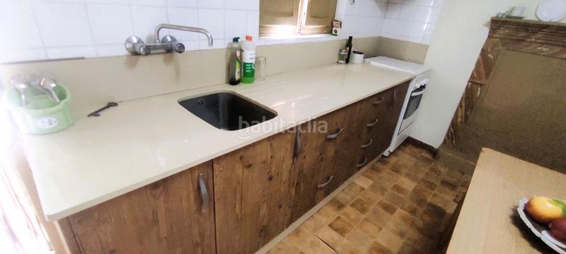 Foto c0bd514c-96b7-41be-9883-d4041c66e781. Haus mit kamin in Berja