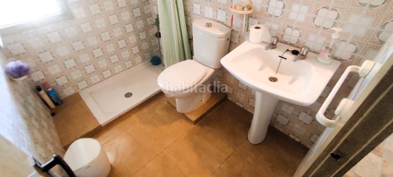 Foto ce2a2423-2ecf-4d86-a1a5-9b9215750660. Haus mit kamin in Berja