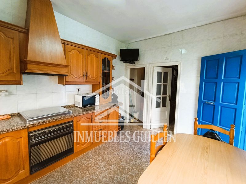 Foto abc58368-46c4-4d0b-b87b-38c961b57f44. Casa amb xemeneia aparcament a Berja