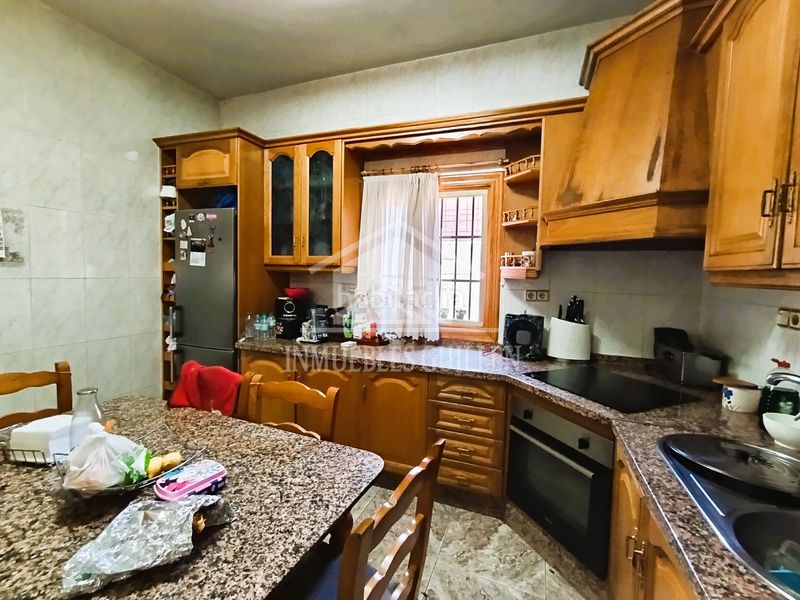Foto 23c38528-ee58-44b2-a5e8-3b02895156c1. Casa amb xemeneia aparcament a Berja