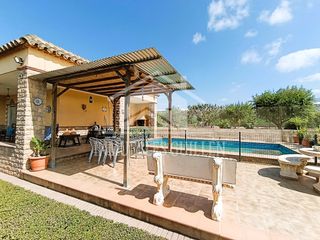 Casa in Berja. Ref:3165 casa+piscina+-terreno