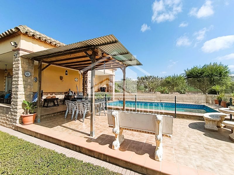Foto a443ffb3-56f2-462c-8aa4-09b21fbaf1a9. Casa amb xemeneia piscina a Berja