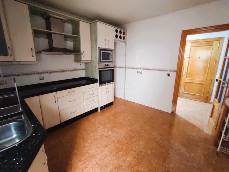 Foto 55b8e5fc-2daf-41e6-9d31-08ebe04e05de. Piso ref: 3046 piso+ascensor+ 2 garajes en Berja