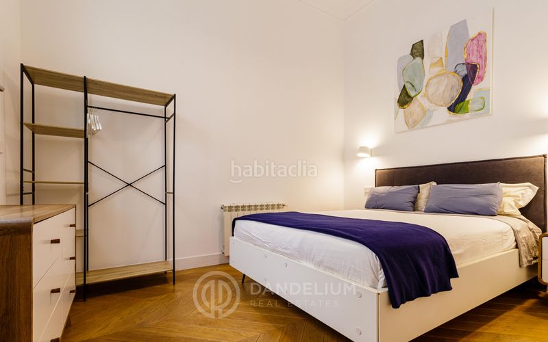 Foto 33fc62c0-abd3-4b9e-94f0-545071389f72. Rent flat with fireplace heating in Sol Madrid