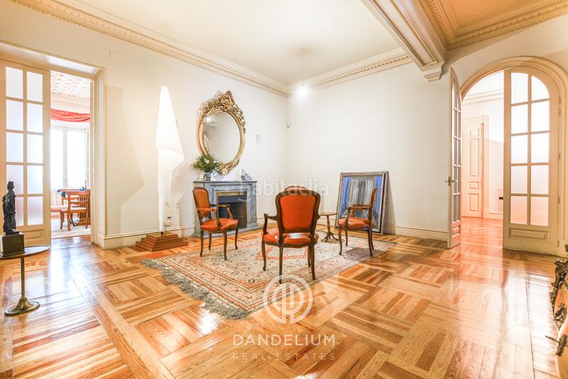 Foto 5cb46ed7-e9da-4e98-aca1-9d945dff3d5e. Alquiler piso casa palaciega de marquesado del xix en Madrid