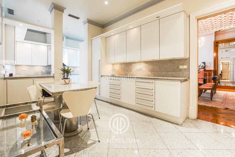 Foto 2f90b249-ce19-4d51-84f8-364d19f3db27. Lloguer pis amb xemeneia calefacció aparcament a Madrid