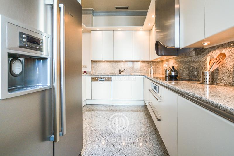 Foto 3533dcdc-a2ac-4e73-8294-3f4372bf6610. Location appartement avec cheminée chauffage parking dans Madrid