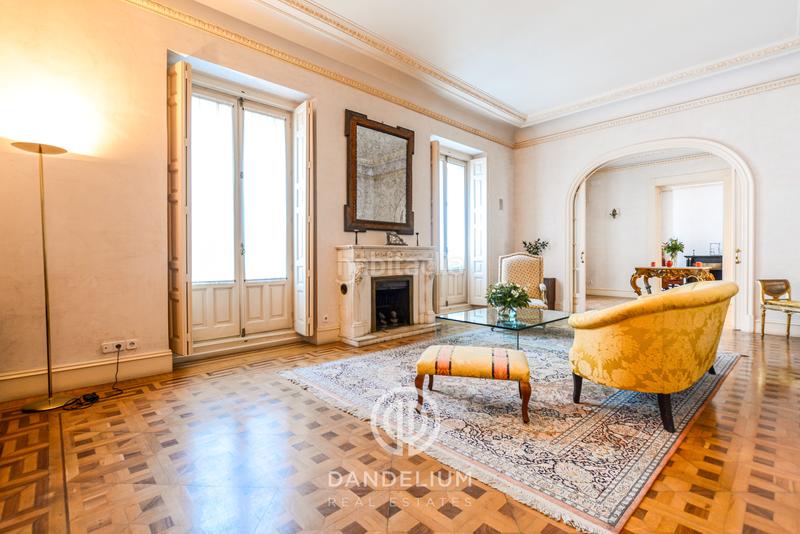 Foto 23f18add-183e-4e19-adde-31ce57fc1d48. Rent flat with fireplace heating parking in Justicia-Chueca Madrid