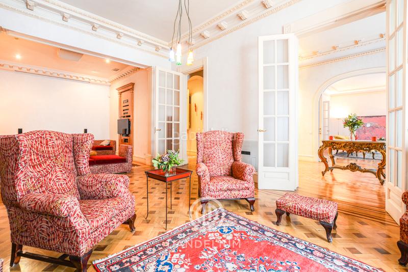 Foto 8badba1c-9208-4c61-a940-7df9291d1149. Rent flat with fireplace heating parking in Justicia-Chueca Madrid