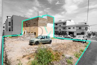 Residential Plot in Cardón 13-1. Terreno urbano con edificación en san isidro