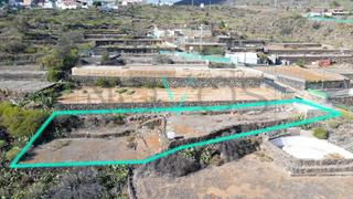 Finca rústica a Santiago del Teide Pueblo. Terreno rústico en venta en el retamar