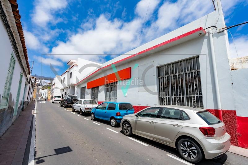 Foto 231c56a2-9d9f-4770-bdc0-cd4acee03640. Edifici a Guía de Isora interior Guía de Isora