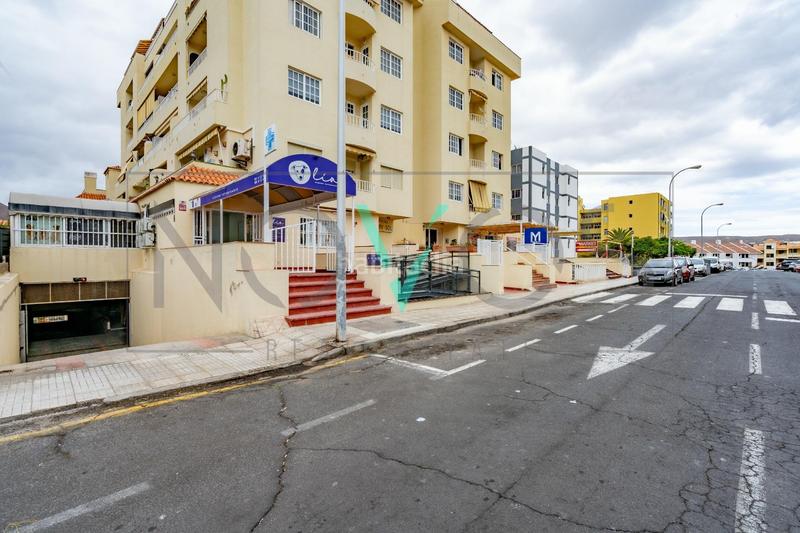 Foto 7f040f97-7795-4be3-af5b-f418005c503a. Aparcament cotxe a Los Cristianos Arona