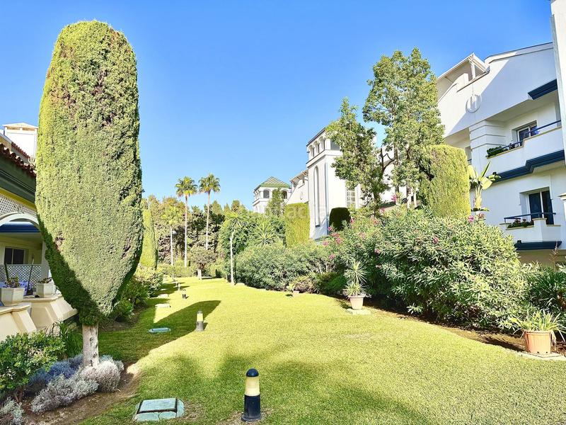 Foto ba02ca73-b3e4-4592-a942-08d9da84db23. Location rez-de-chaussée avec piscine dans El Velerín Estepona