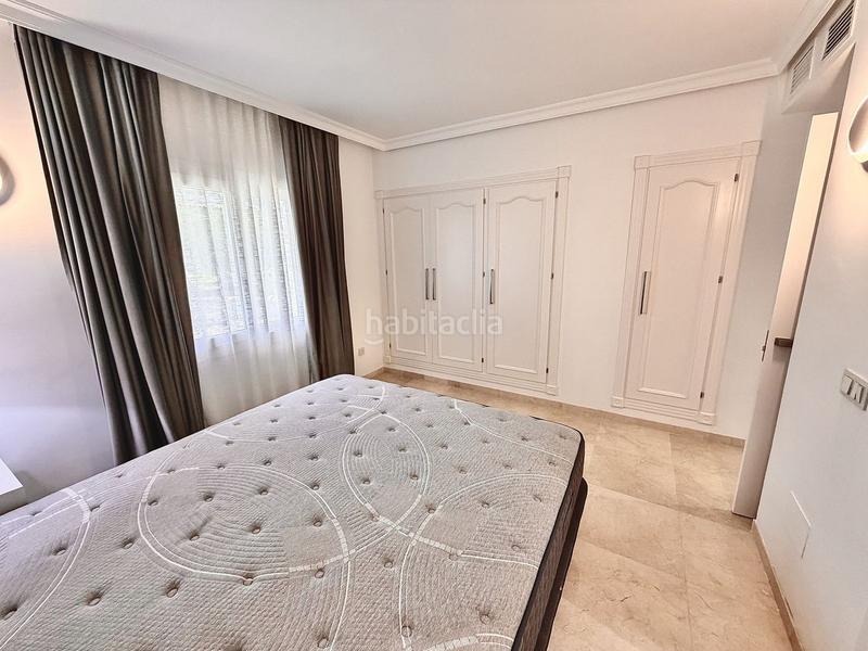 Foto fc9c967e-2b41-4eea-bc4c-71965db6ec54. Location rez-de-chaussée avec piscine dans El Velerín Estepona