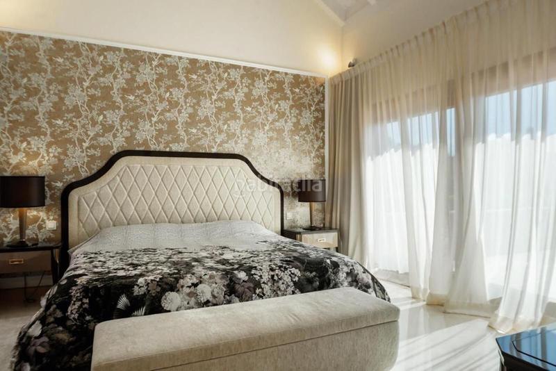 Foto f987ade3-3789-4a54-b541-84f0735f495c. Dachwohnung mit parking pool in Guadalmansa Estepona