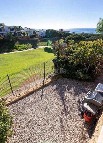 Foto bca46a7b-c20f-4836-b31d-9bf894bbf26b. Casa a schiera con parcheggio piscina in Cabopino - Artola Marbella