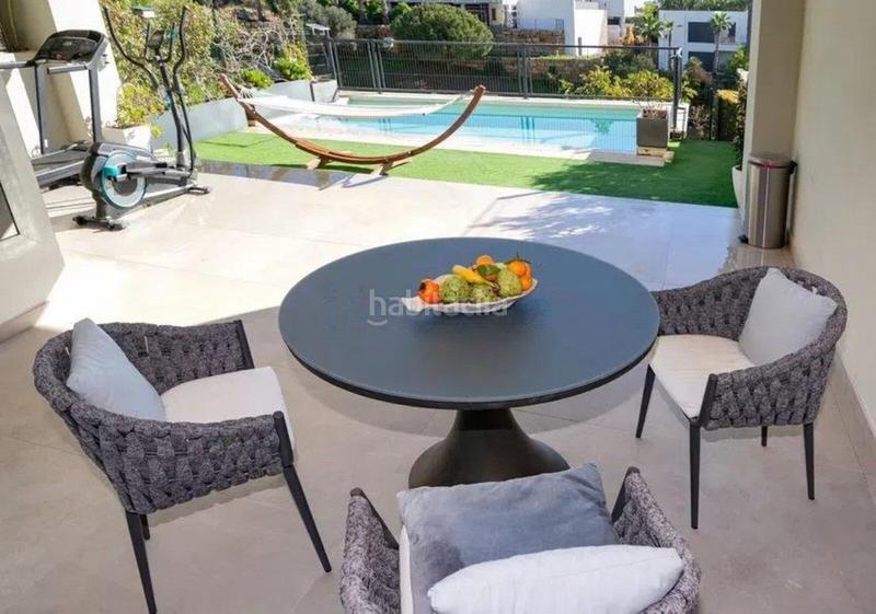 Foto 4dbc440b-9e24-484e-a6b5-b7b953bde7aa. Casa adossada amb aparcament piscina a Cabopino - Artola Marbella