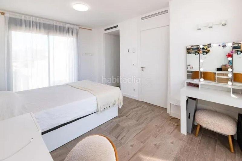 Foto b5350d7c-5da7-4a4a-9250-2c3fbceecc3d. Casa adossada amb aparcament piscina a Cabopino - Artola Marbella