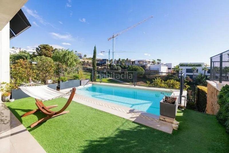 Foto 3613206b-9dfc-4cd4-b261-e4637b3d2318. Semi detached house with parking pool in Cabopino - Artola Marbella